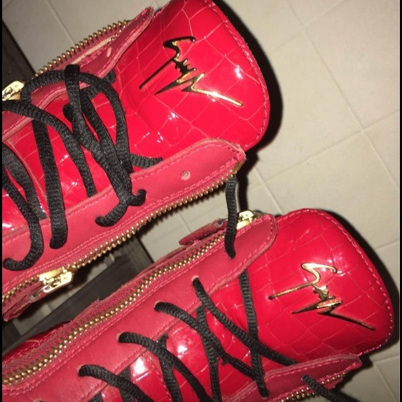 Selling these Giuseppes shoes for da low there are 100 % real 300$ or 250$ - Picture 1 of 4
